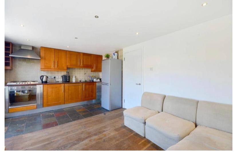 1 Bedroom Excellent Location Camden Town * Londra